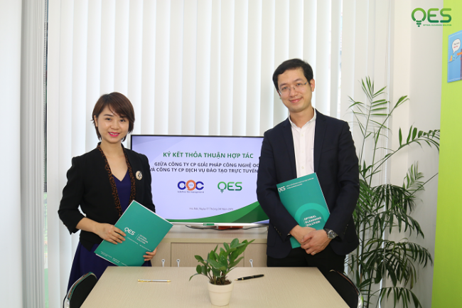 Lễ ký kết thỏa thuận hợp tác giữa Công ty Giải pháp Công nghệ OOC và công ty CP dịch vụ đào tạo trực tuyến OES 