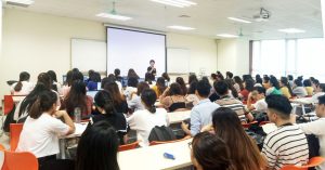 CEO Vũ Thị Thanh Hằng trực tiếp hướng dẫn cho các sinh viên